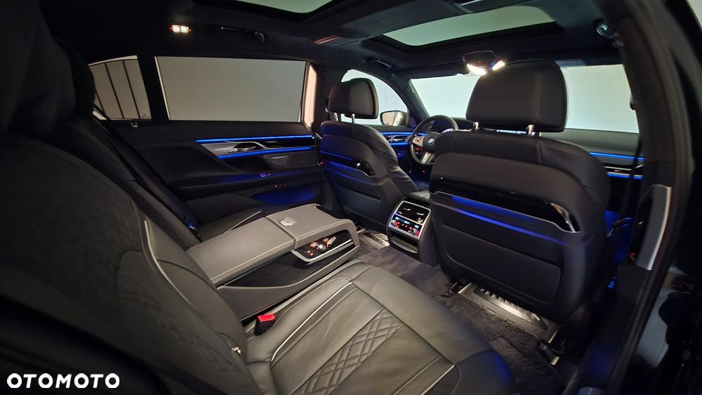 BMW Seria 7 - 32
