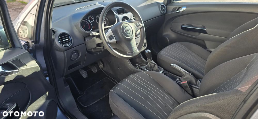Opel Corsa 1.2 16V Cosmo - 6