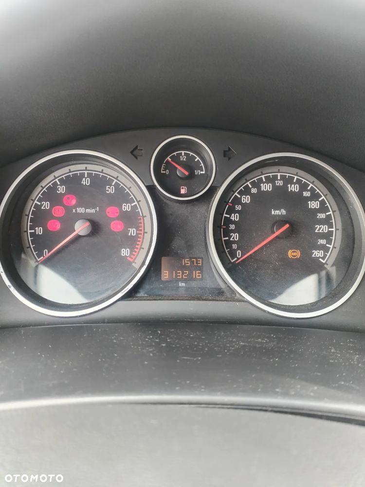 Opel Astra 1.6 Essentia - 9
