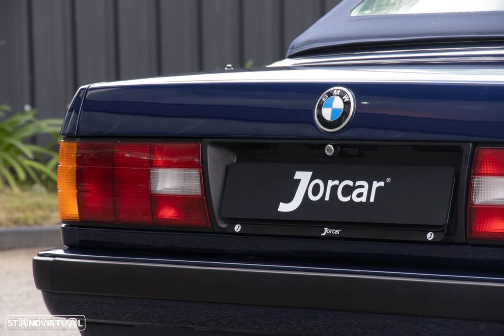BMW 320 i Cabriolet - 23