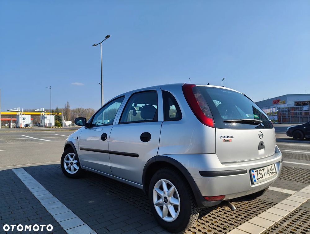 Opel Corsa 1.2 16V Essentia - 7