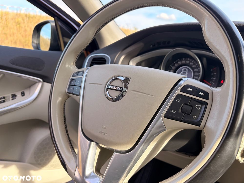Volvo V40 Cross Country T3 Drive-E Momentum - 11