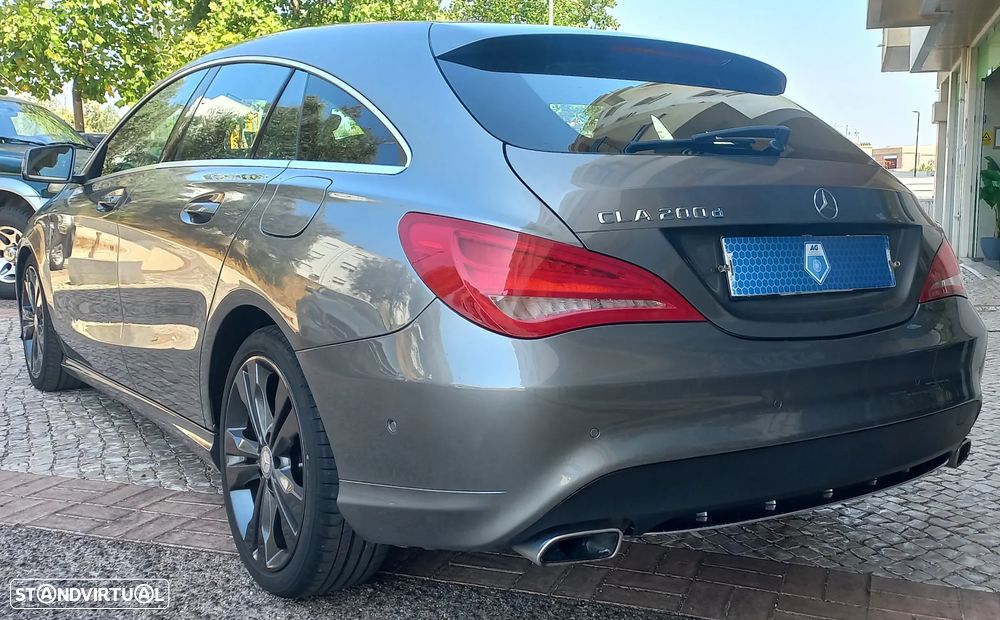 Mercedes-Benz CLA 200 d 7G-DCT Urban — fotografia 3