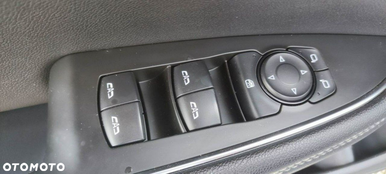 Opel Insignia - 25