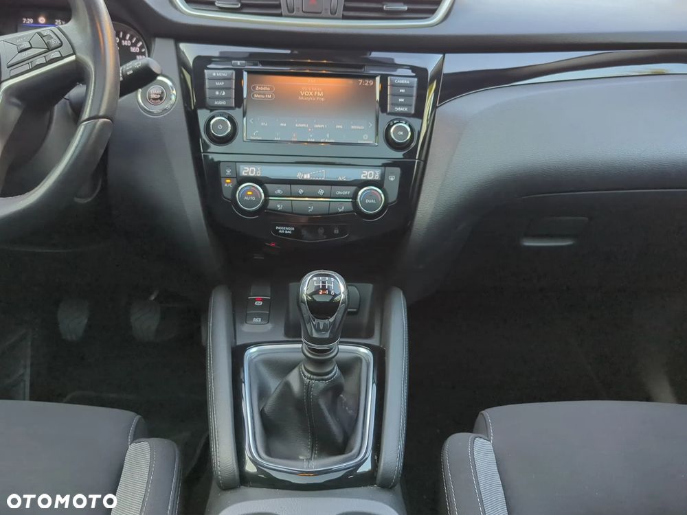 Nissan Qashqai 1.3 DIG-T N-Connecta EU6d - 25