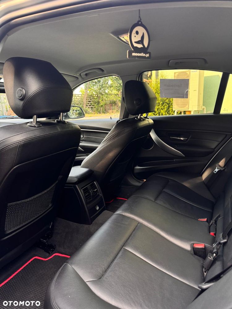 BMW Seria 3 320i Advantage - 8