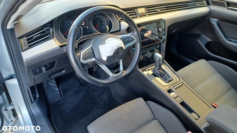 Volkswagen Passat - 9