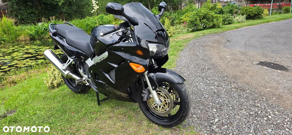Honda VFR - 1