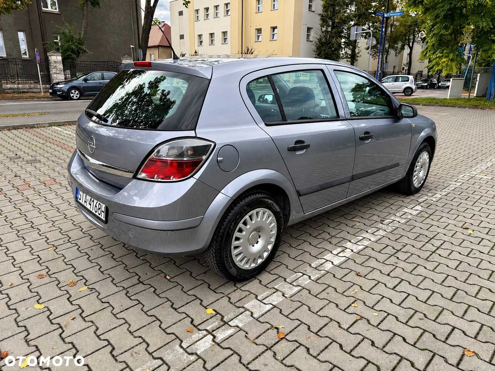 Opel Astra 2009 photo 4