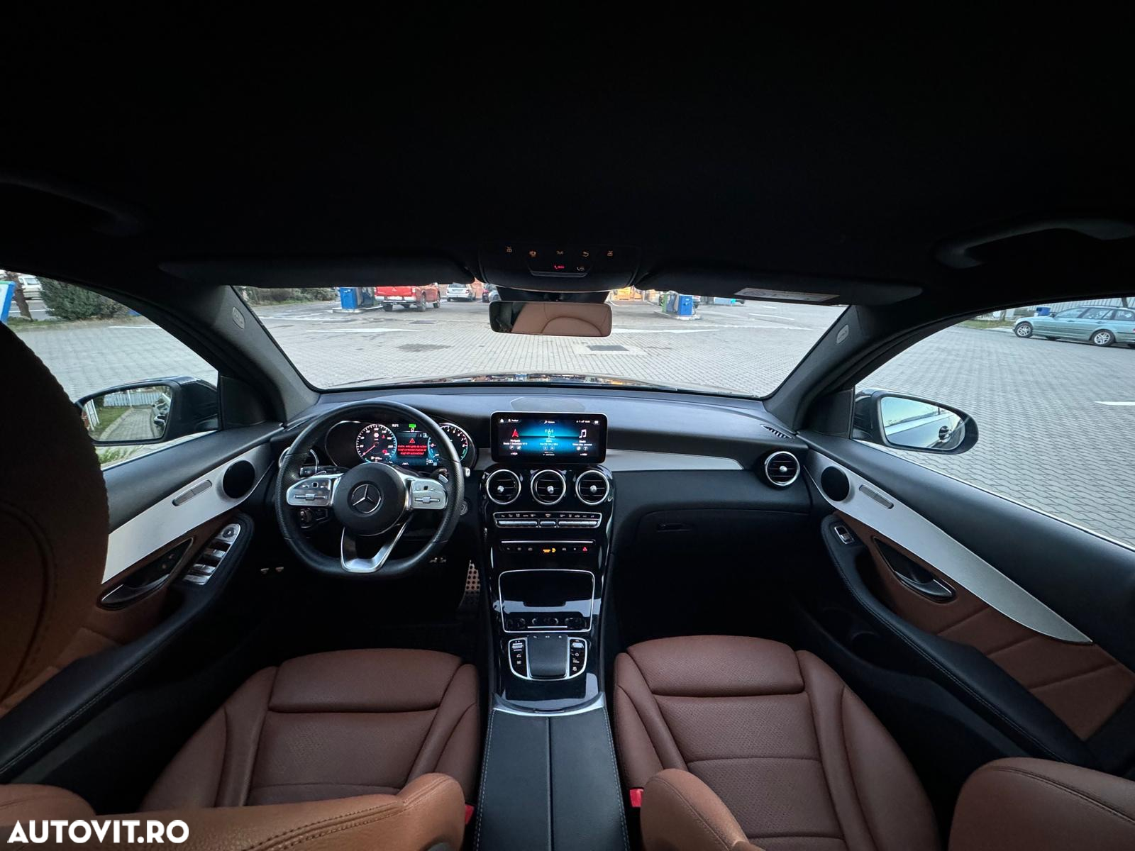 Mercedes-Benz GLC 300 e 4Matic 9G-TRONIC AMG Line - 14