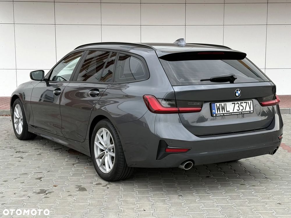 BMW Seria 3 318d Touring Advantage - 36