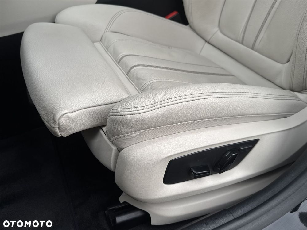 BMW Seria 5 520d xDrive - 21