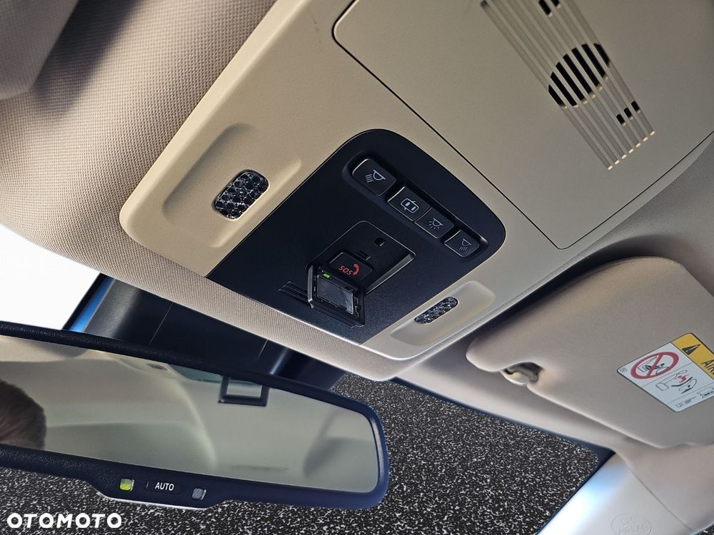 Toyota Camry 2.5 Hybrid Executive CVT - 25