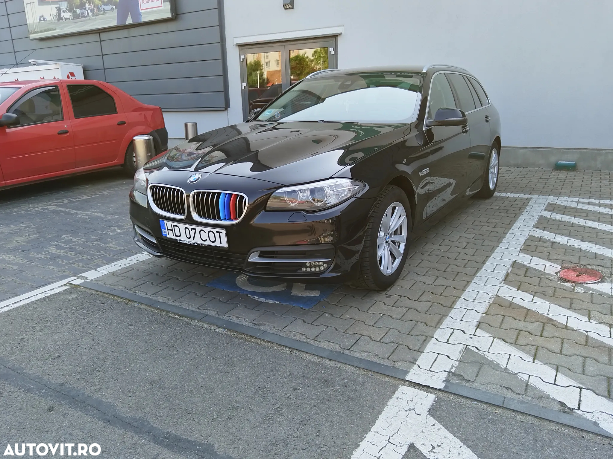 BMW Seria 5 520d Touring - 10