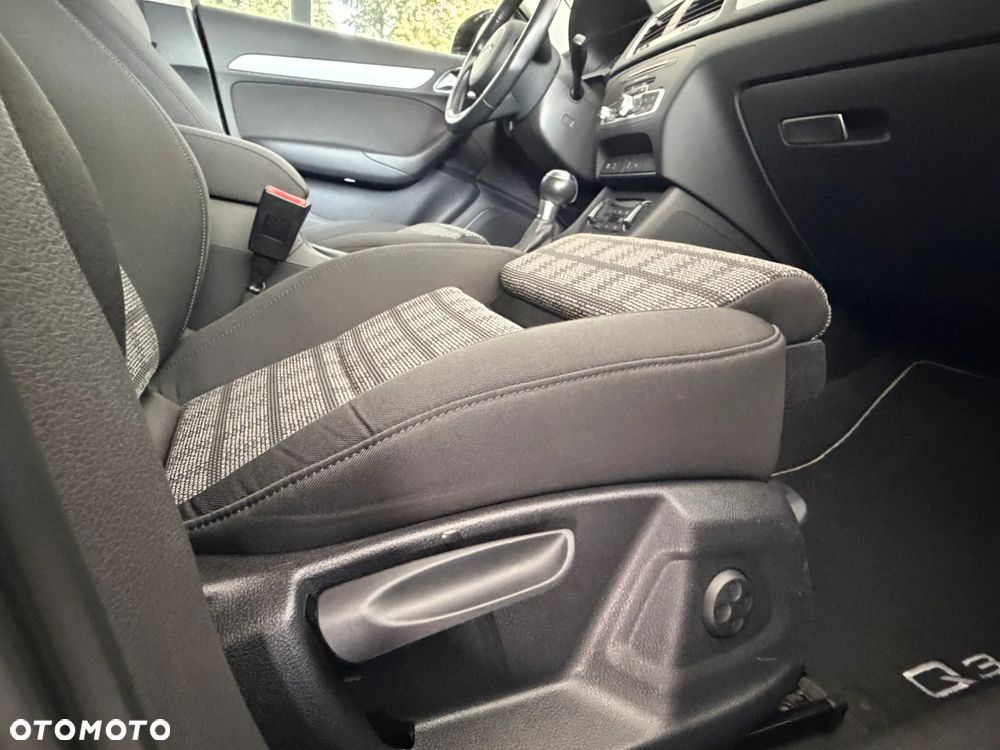 Audi Q3 1.4 TFSI Sport S tronic - 23