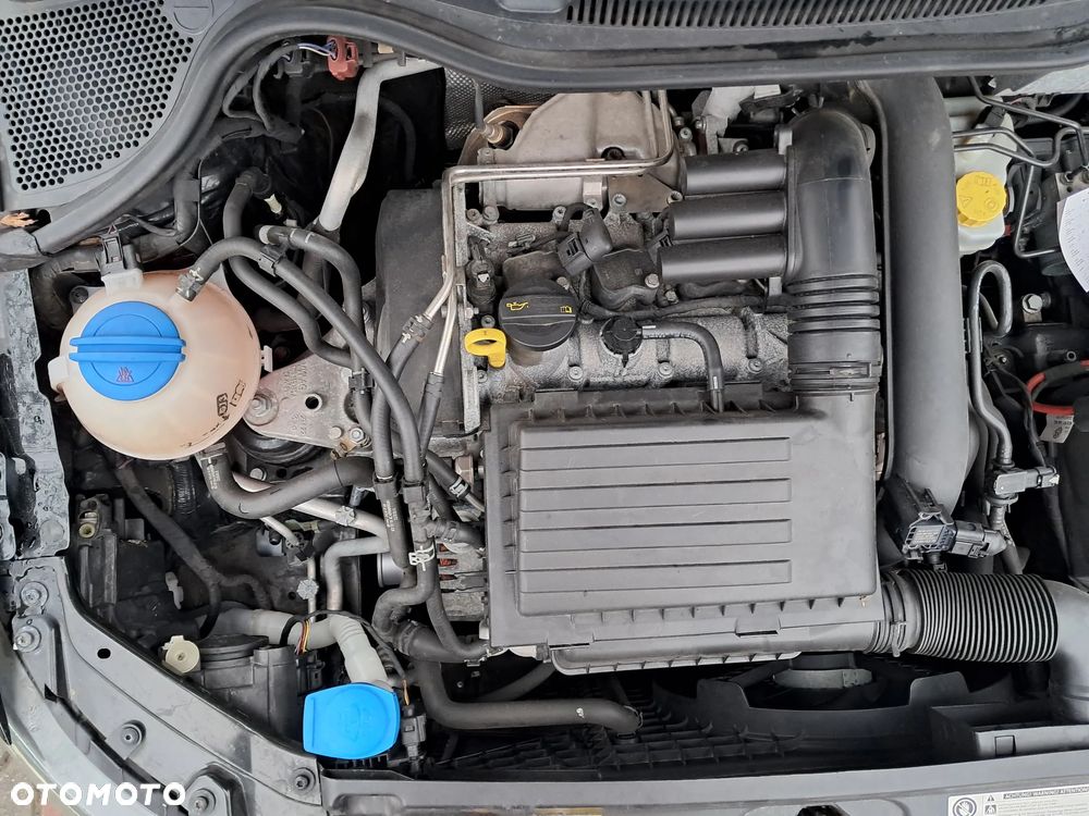 Volkswagen Polo 1.2 TSI Blue Motion Technology beats - 17