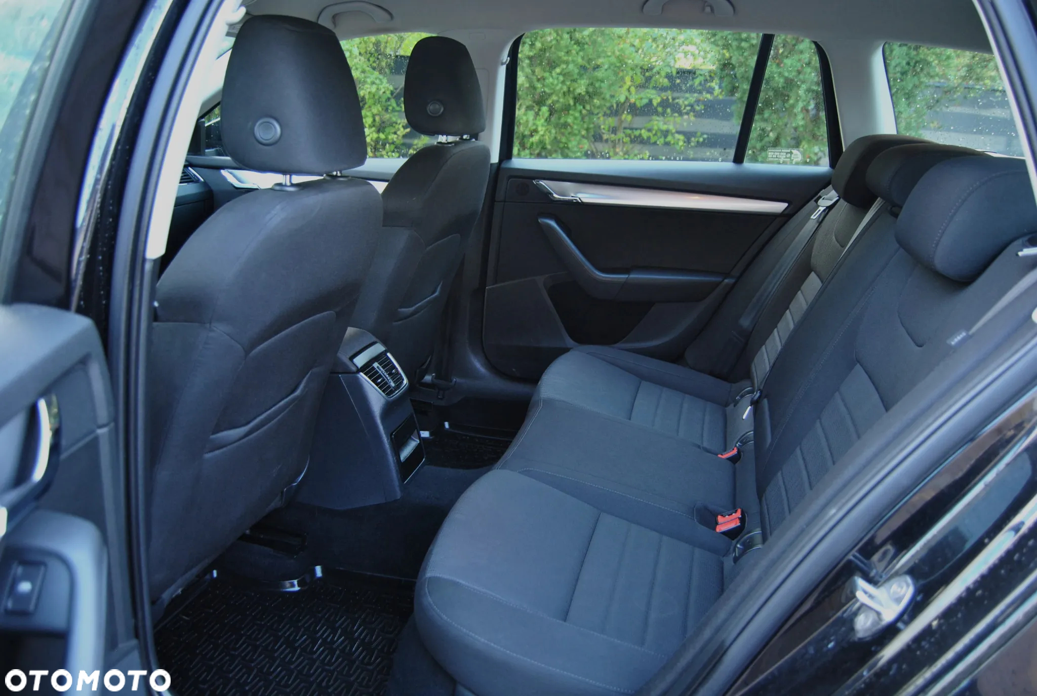 Skoda Octavia 2.0 TDI Elegance DSG - 6