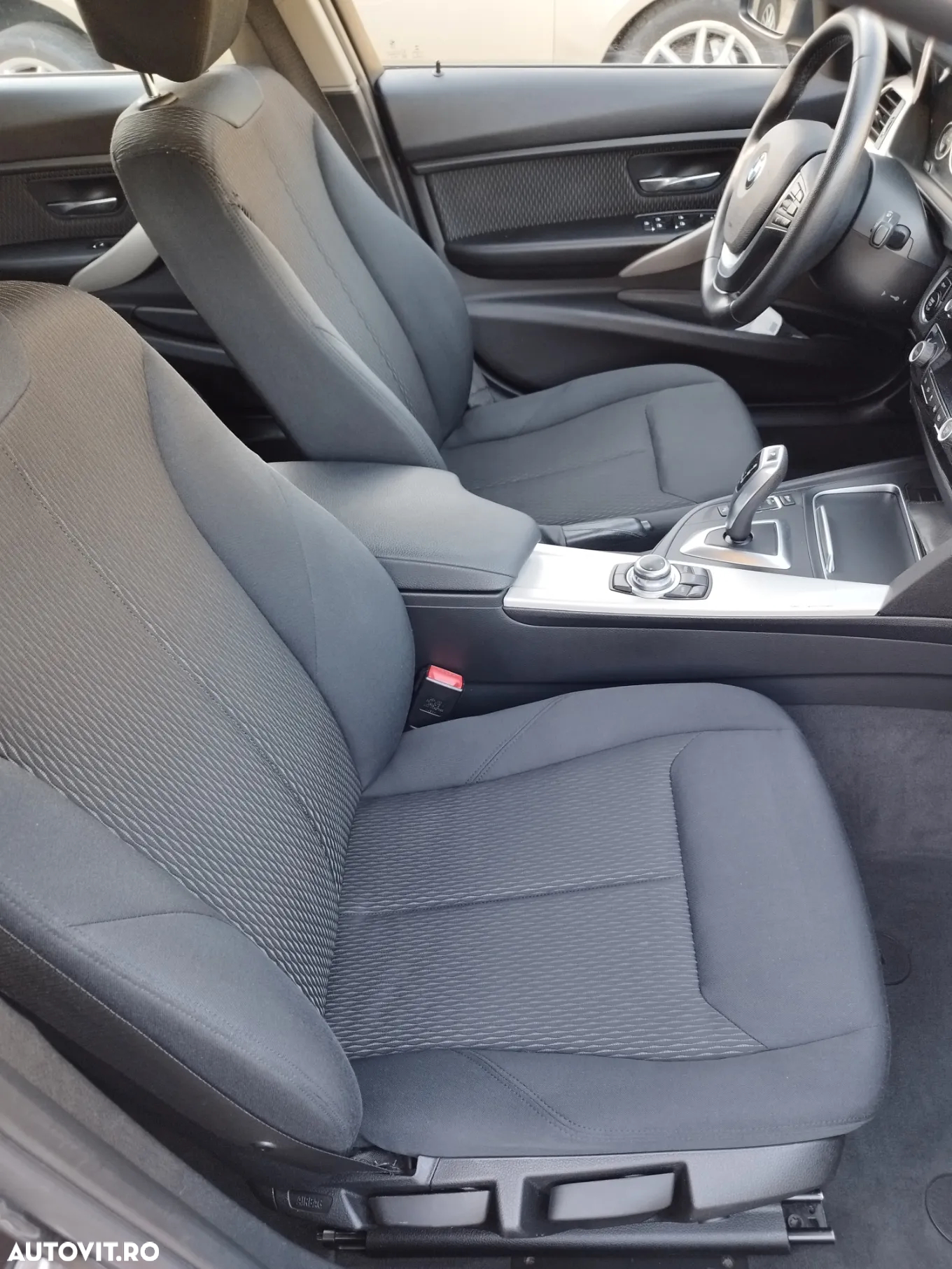 BMW Seria 3 318d Touring Aut. Advantage - 17