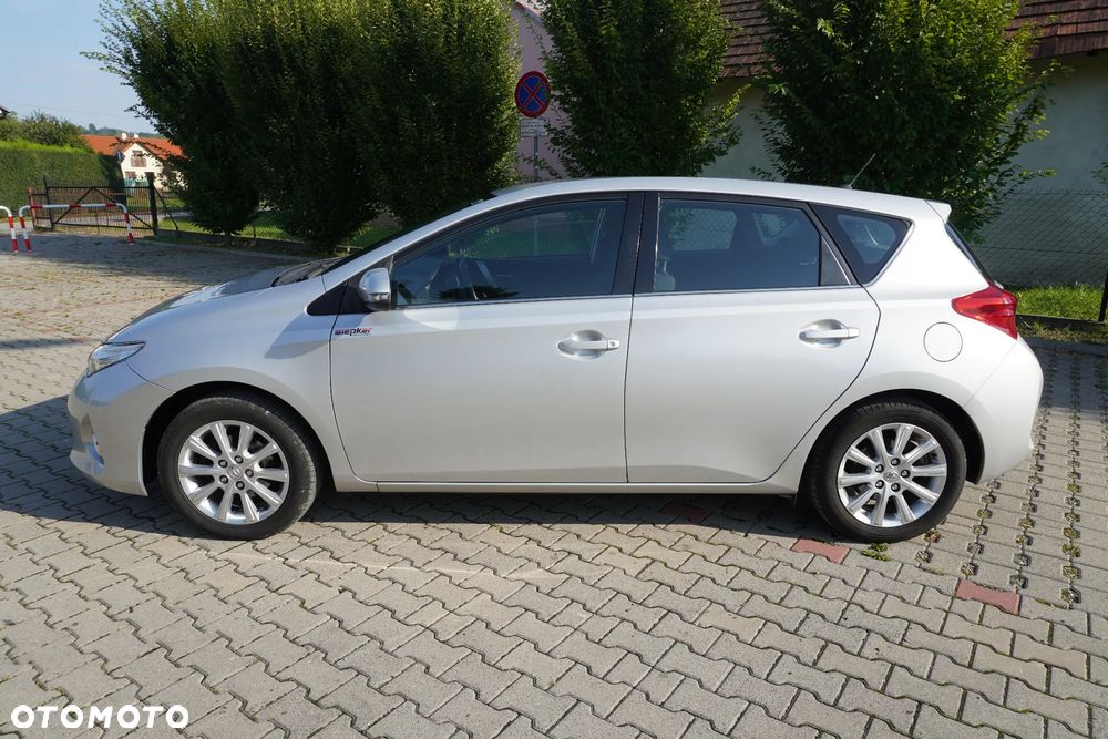 Toyota Auris 1.6 Executive - 3
