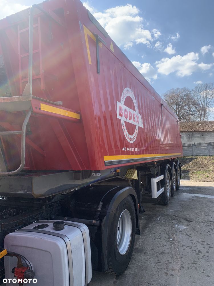 Mercedes-Benz Actros - 8