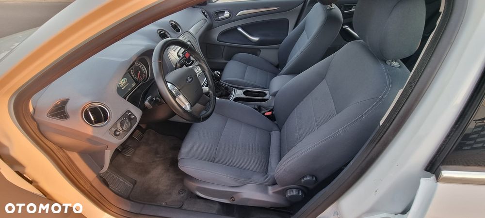 Ford Mondeo 2.0 Viva Trend - 11