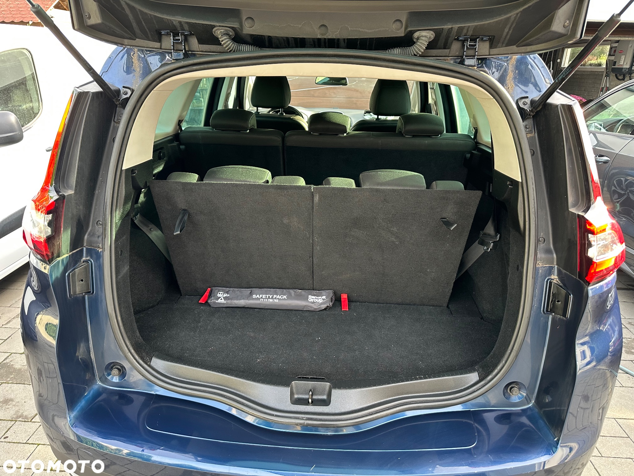 Renault Grand Scenic - 22