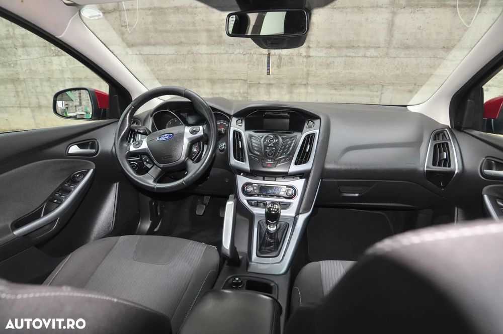 Ford Focus 1.6 TDCI DPF Start-Stopp-System Titanium - 6