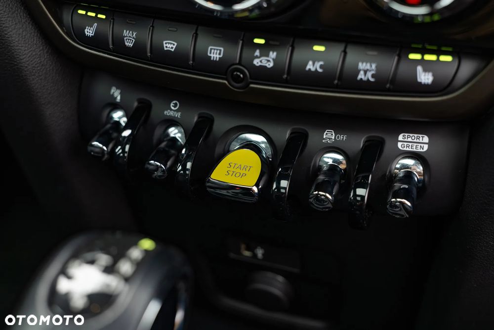 MINI Countryman Cooper SE ALL4 Classic Trim - 32