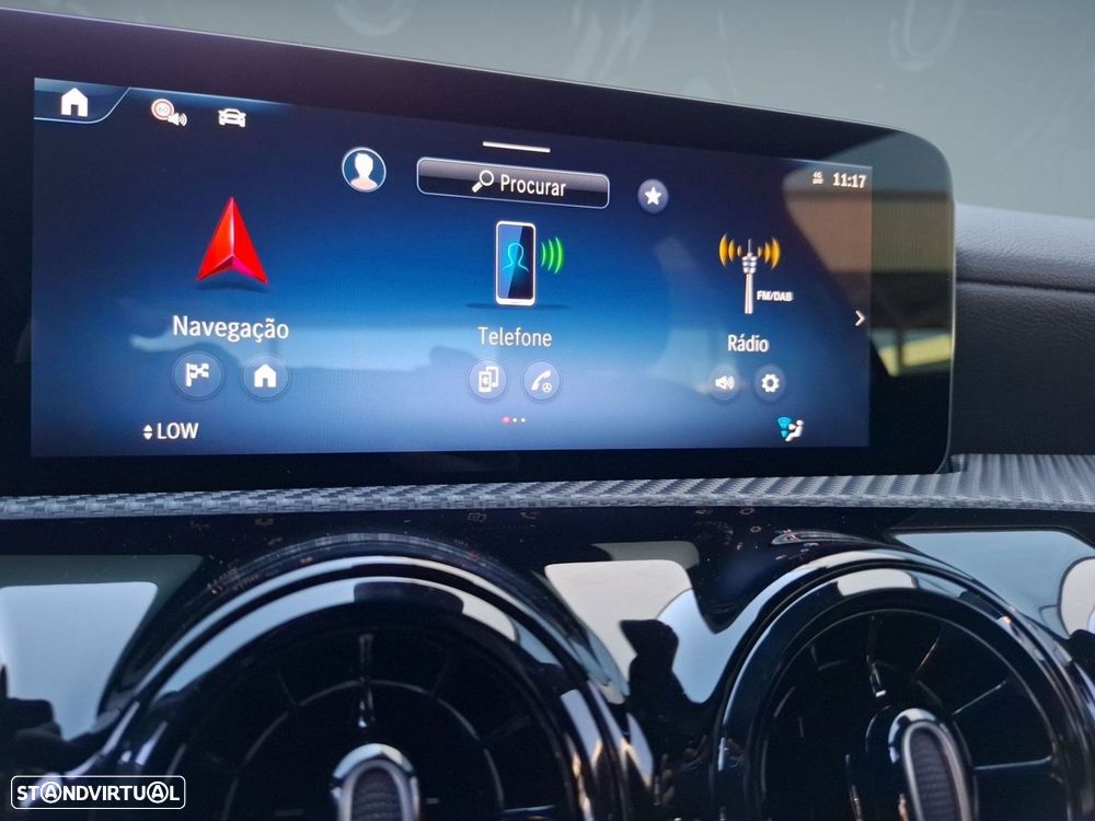 Mercedes-Benz a-250-limousine e - 24