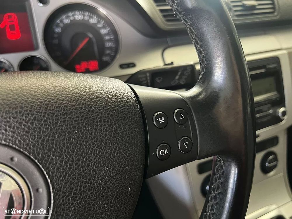 VW Passat Variant 2.0 TDI Confortline - 21