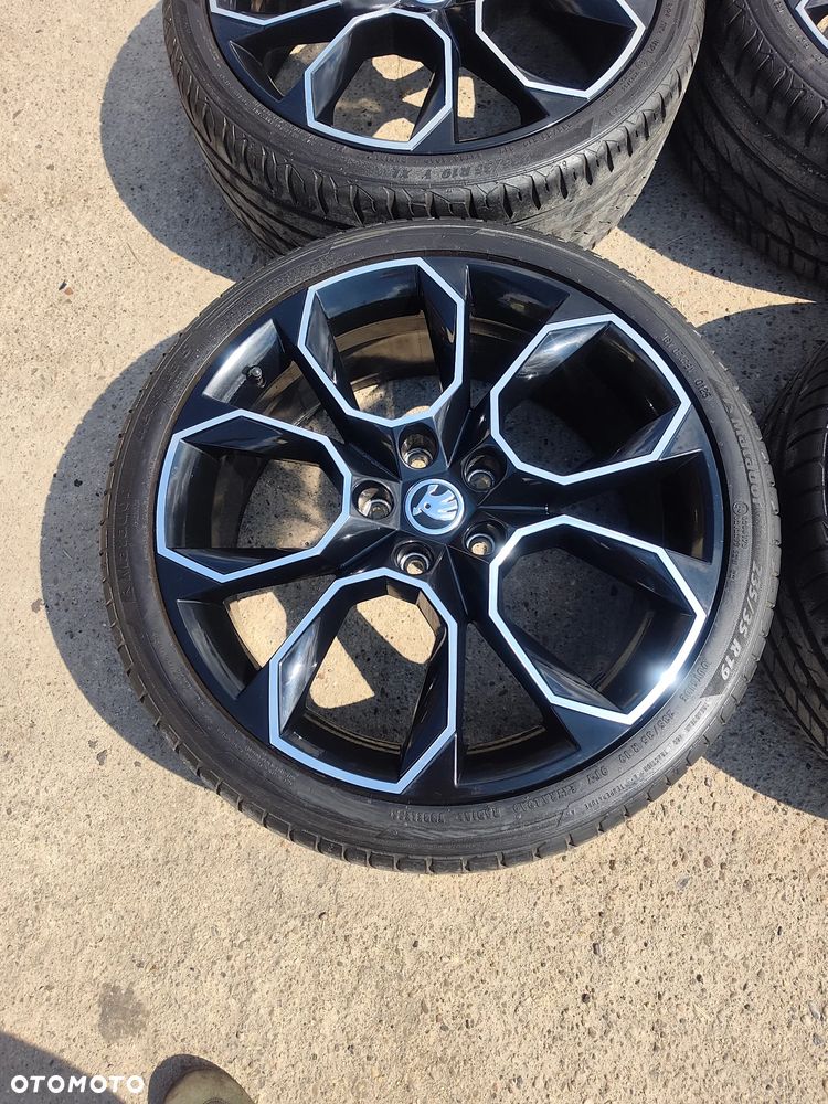 5x112 Felgi Aluminiowe Alufelgi Oryginalne 19 Koła Letnie Lato Skoda Octavia 5E 5E0 RS VRS 3 III 4 IV 2 II SUPERB SEAT Cupra Leon FR TOLEDO ALTEA EXEO AUDI A3 8V 8P A4 B5 B6 B7 A6 C5 A4 VW Passat Golf 6 7 GTI GTD Touran CADDY JETTA Legnica ALU-RAD 235/35 25r. 6,5mm - 32