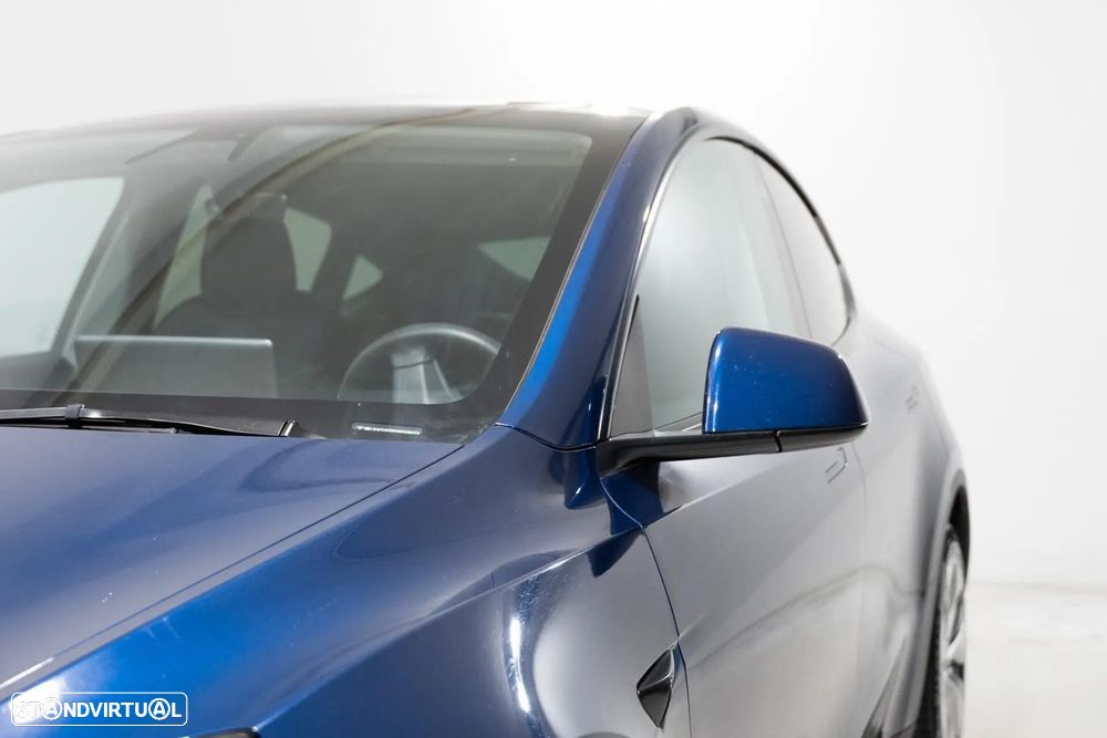 Tesla Model Y Long Range Dual Motor AWD - 6