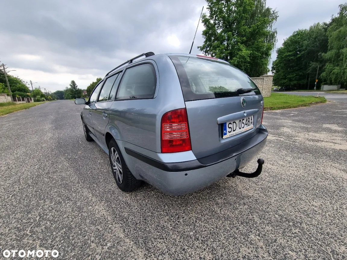 Skoda Octavia 1.6 Elegance - 9