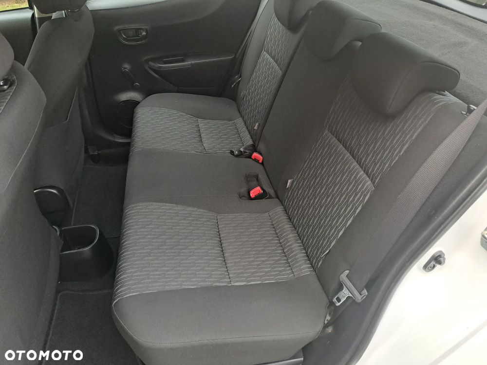 Toyota Yaris - 11