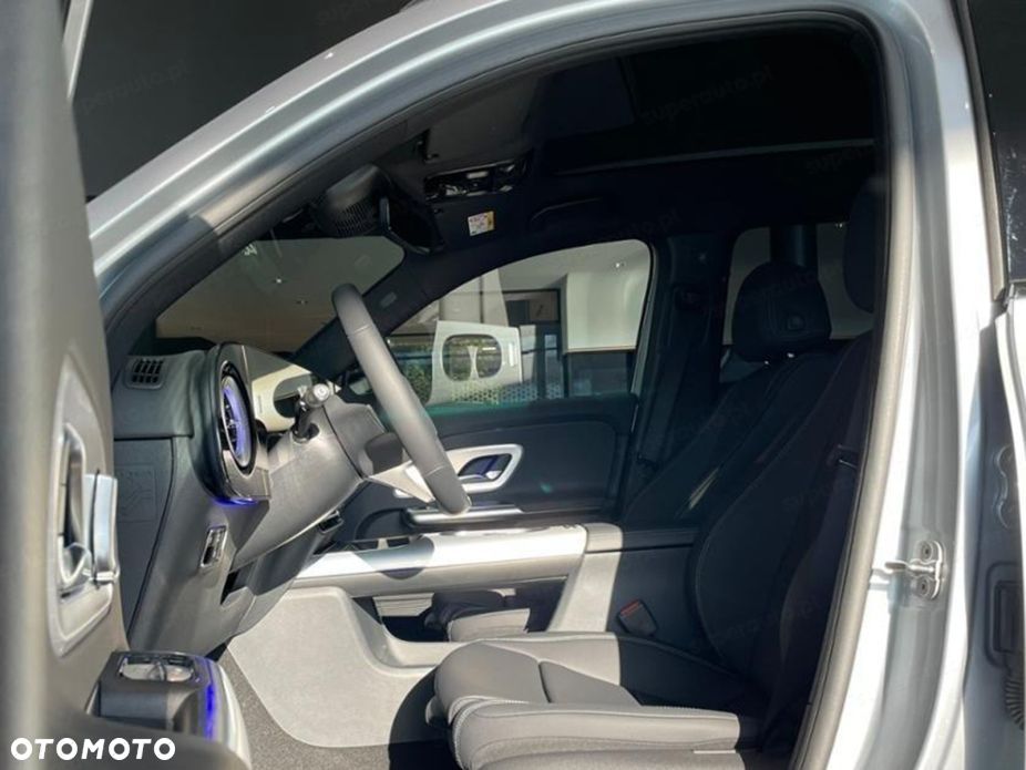Mercedes-Benz GLB - 9
