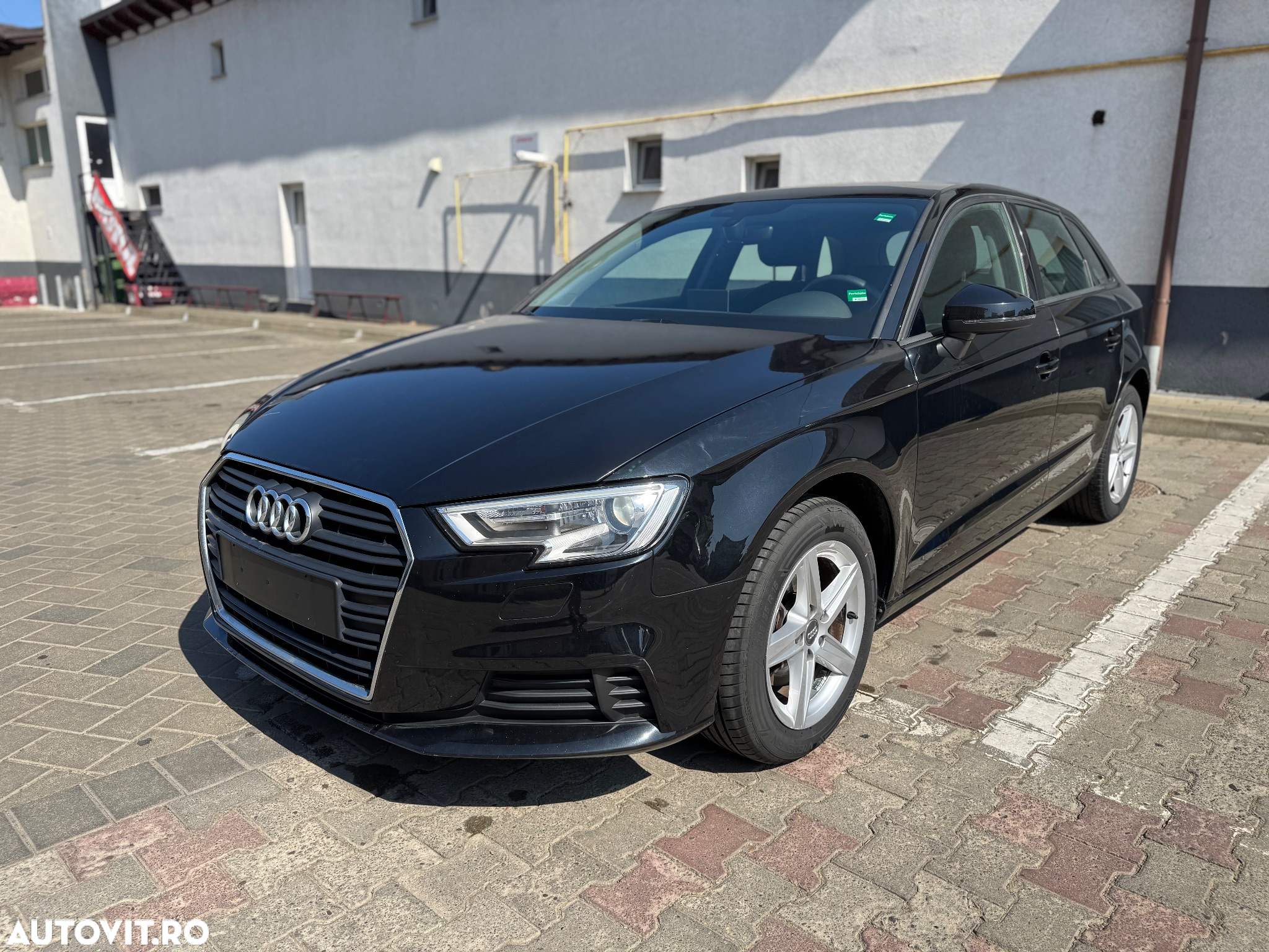 Audi A3 1.6 TDI S tronic Sport - 3