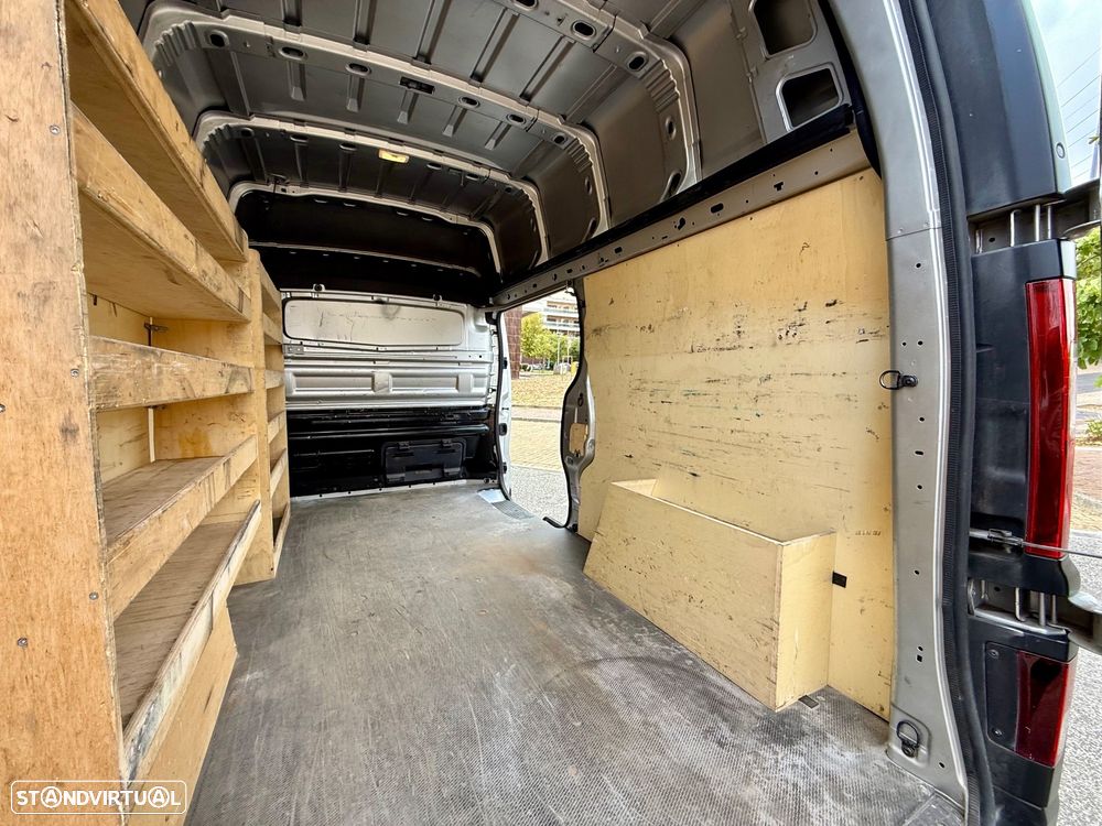 Renault TRAFFIC L2H2 - 12