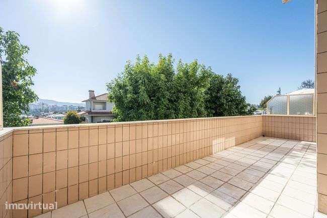 Apartamento, 122 m², Ferreiros e Gondizalves - Grande imagem: 2/31