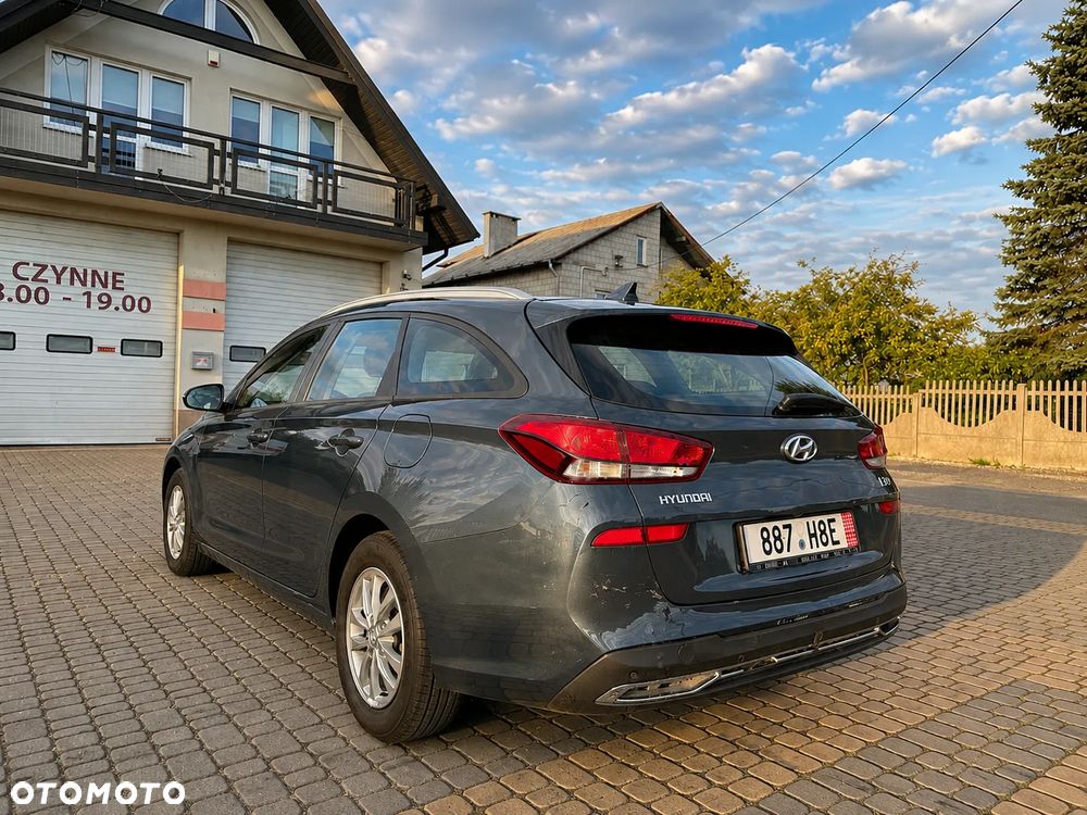 Hyundai i30 1.6 D Comfort - 11