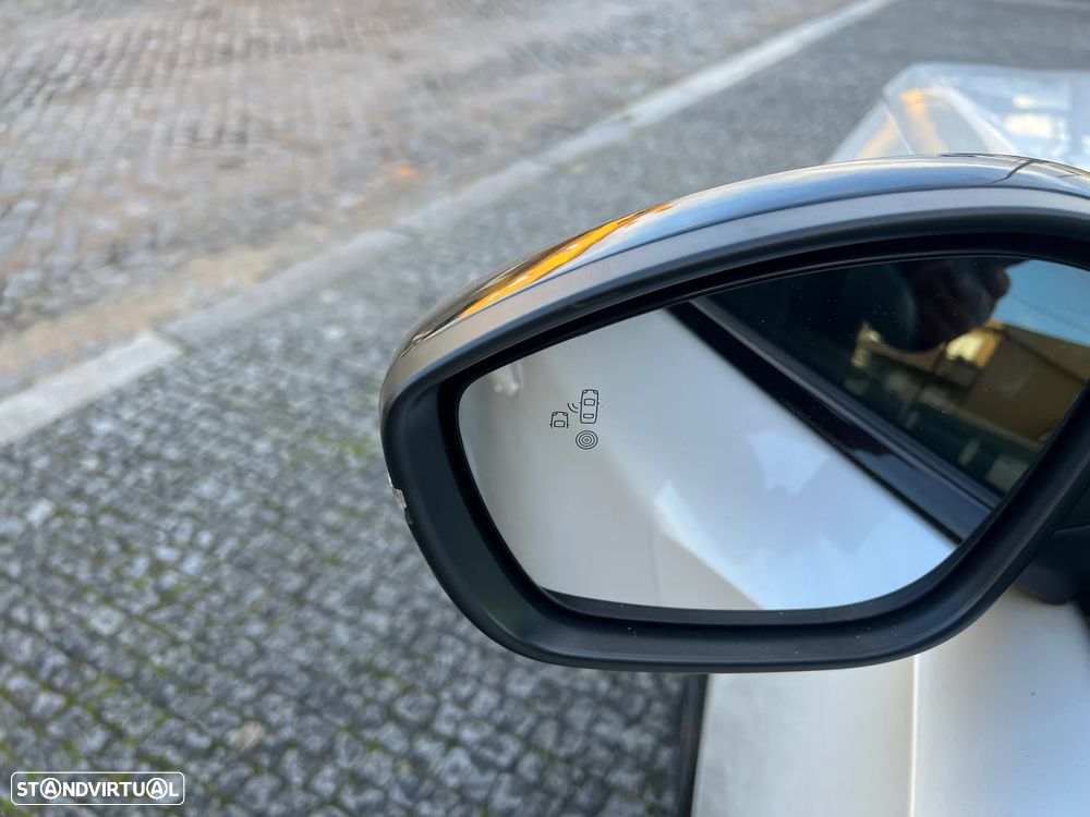 Peugeot 2008 1.2 PureTech GT EAT8 - 16