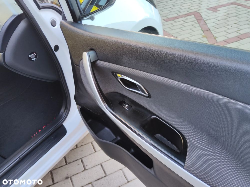 Kia Ceed - 32