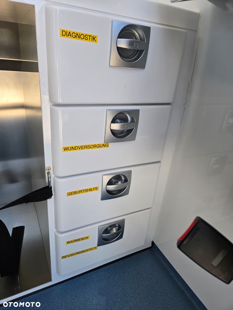 Volkswagen TRANSPORTER T6.1 Ambulans Karetka - 18