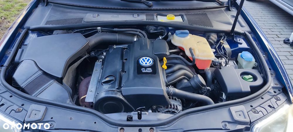 Volkswagen Passat 1.6 Basis - 36