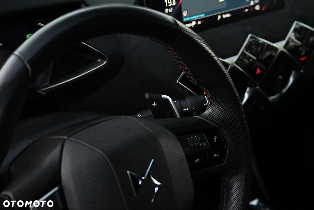DS Automobiles DS 3 Crossback 1.5 BlueHDi Performance Line + - 23