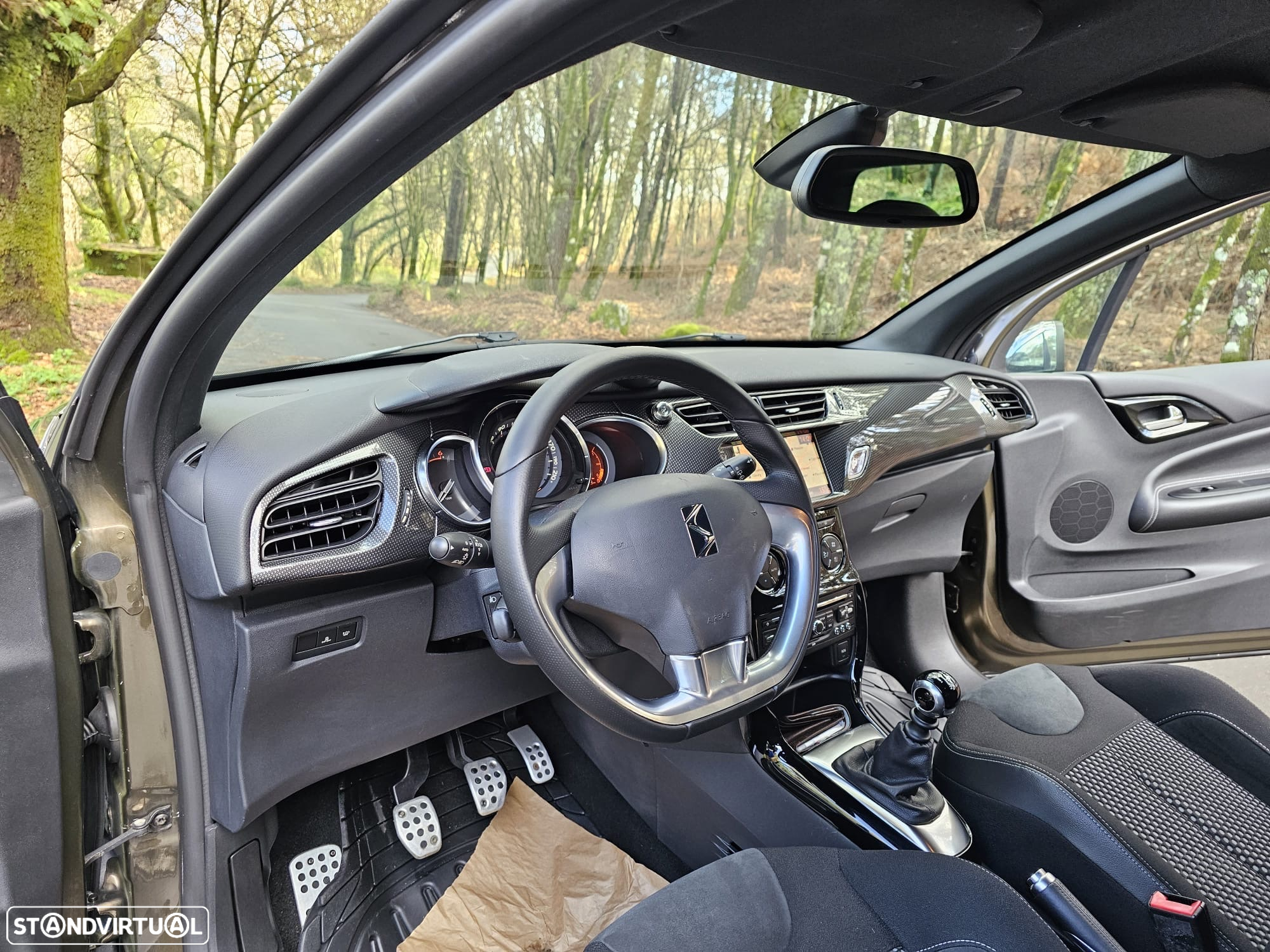 Citroën DS3 1.6 e-HDi Airdream Sport Chic - 25