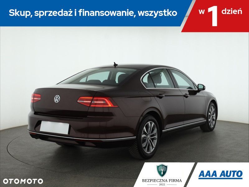 Volkswagen Passat - 7