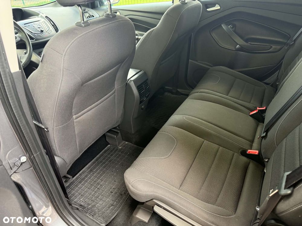 Ford Kuga 1.6 EcoBoost 2x4 Titanium - 26