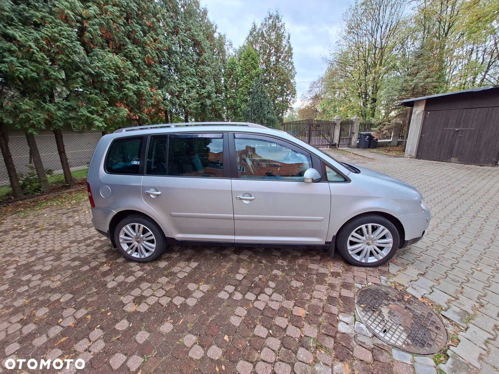 Volkswagen Touran 2006 photo 3