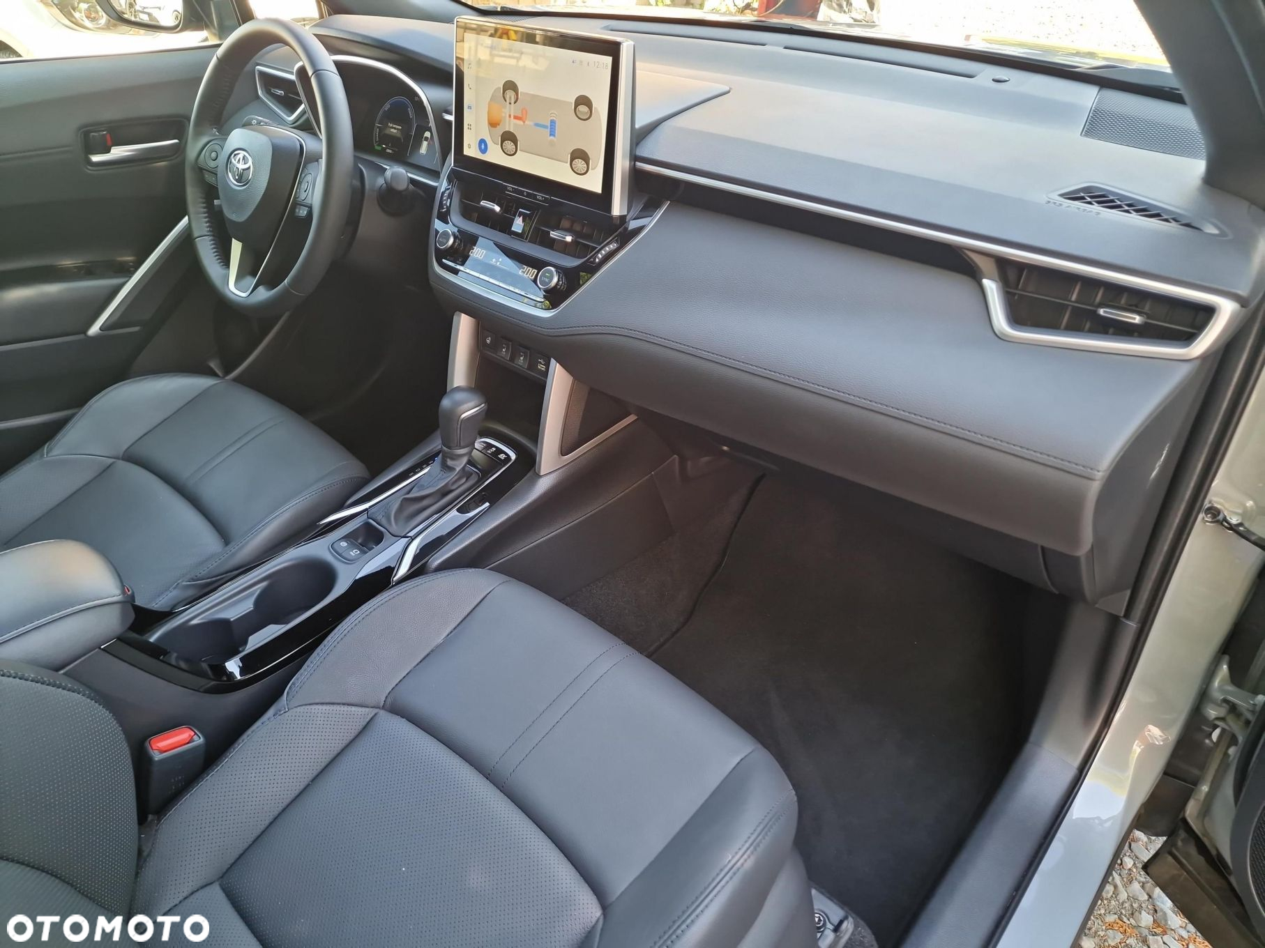Toyota Corolla Cross - 16