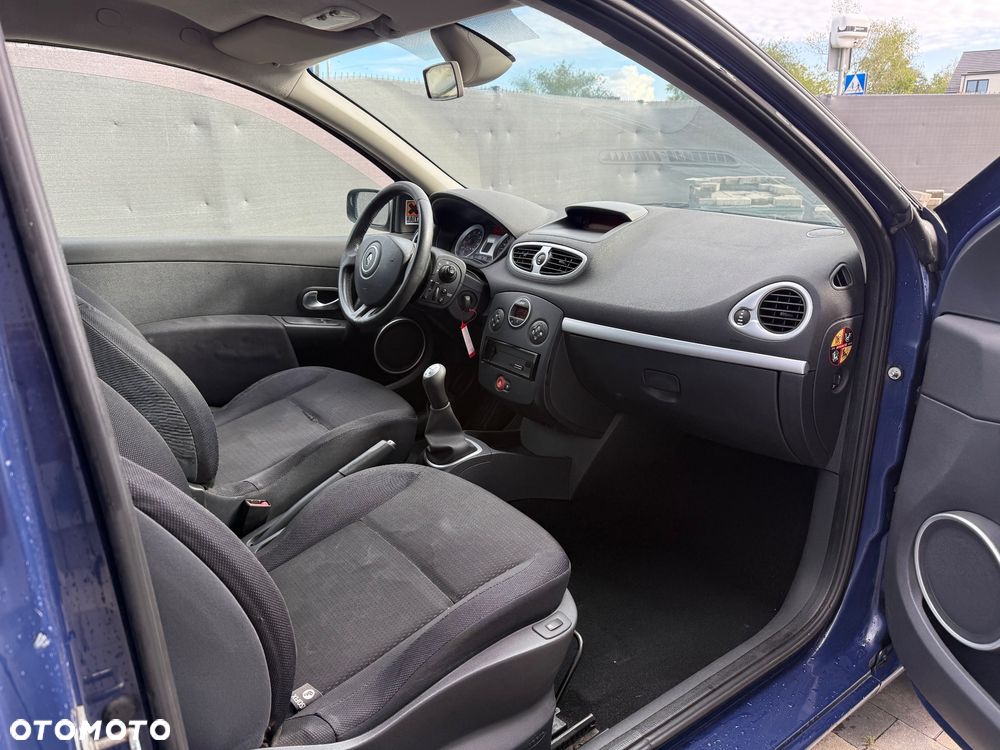 Renault Clio 2005 photo 5